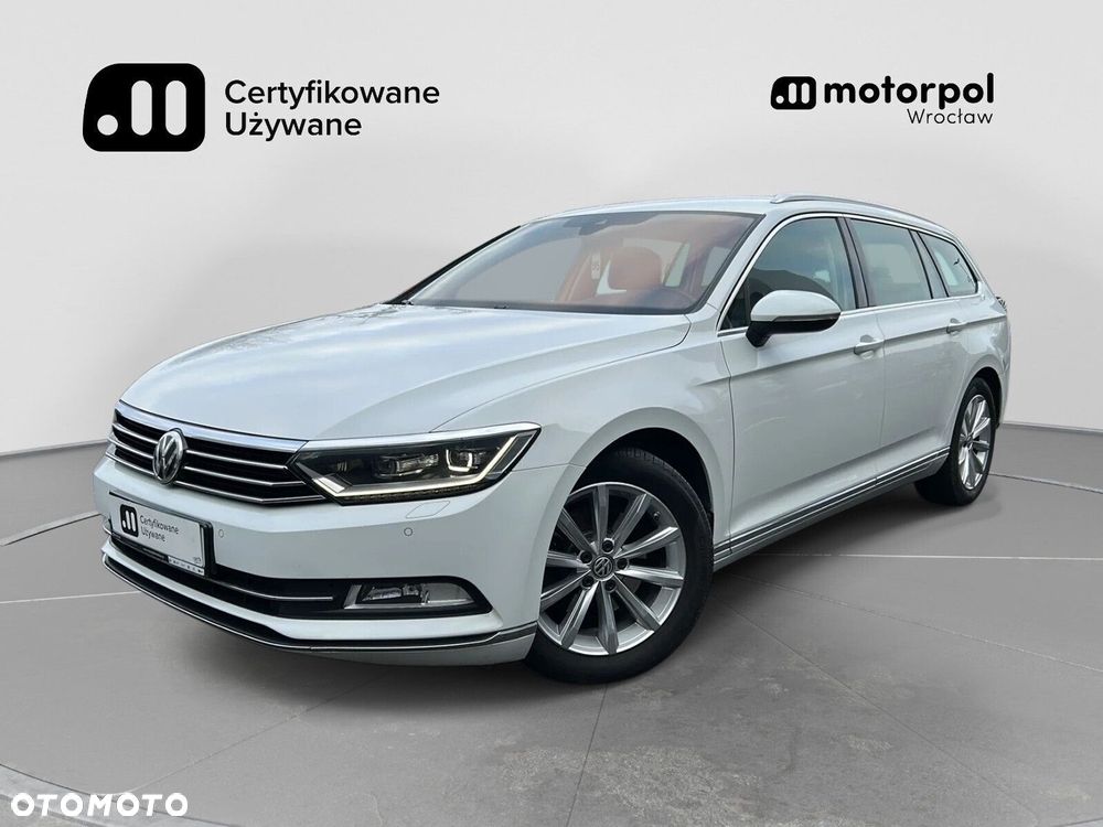 Volkswagen Passat - 1