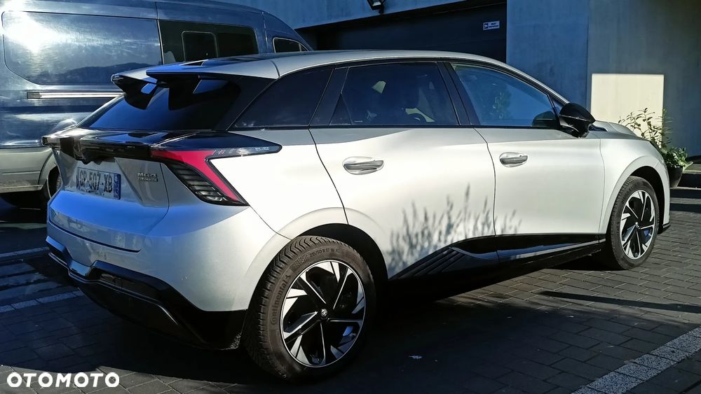 MG 4 Luxury 64 kWh - 3