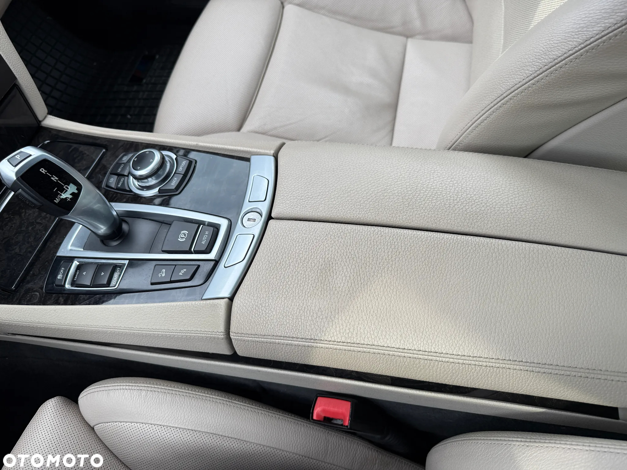 BMW Seria 7 740d xDrive - 32