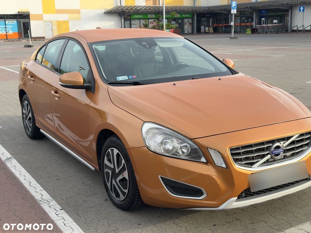 Volvo S60 2010 photo 2