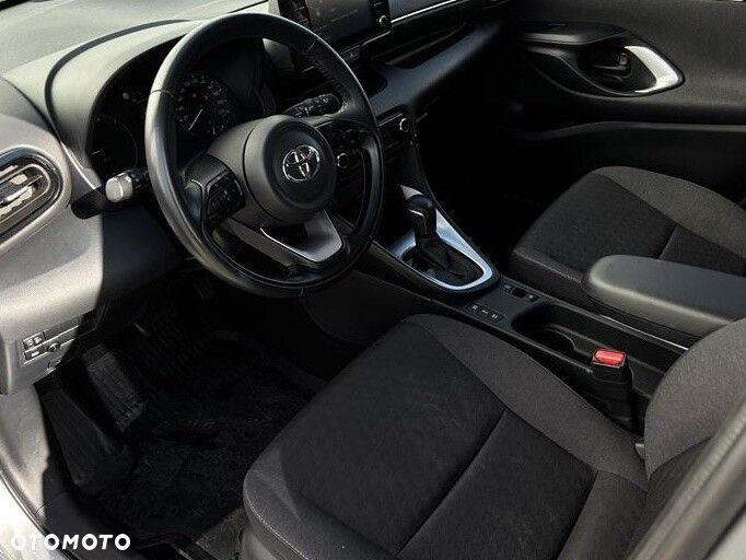 Toyota Yaris - 8