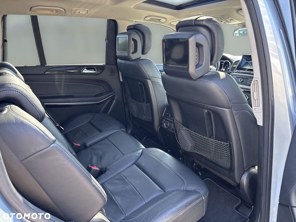 Mercedes-Benz GLS - 21