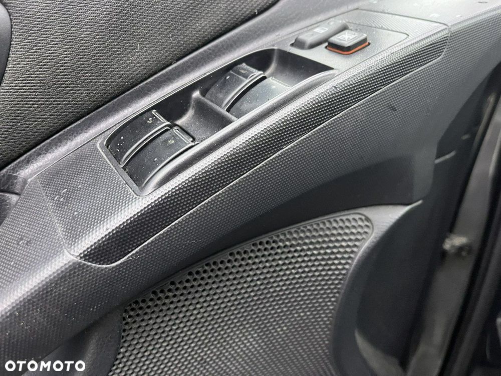 Toyota Corolla Verso - 11