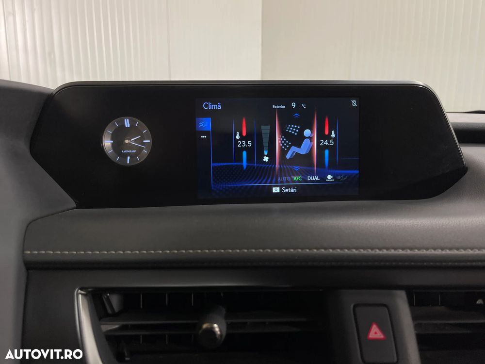 Lexus UX 250h Business Edition - 17