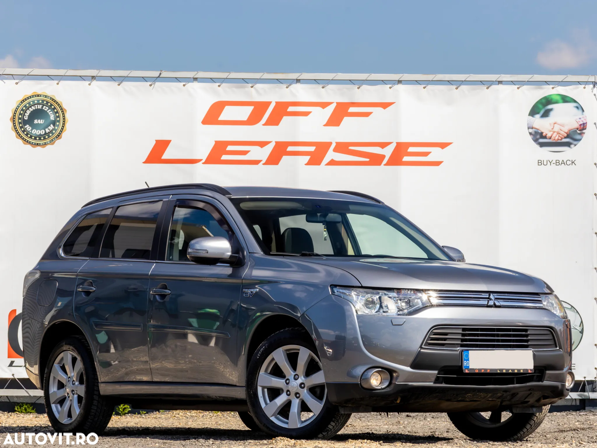 Mitsubishi Outlander 2.0 4WD Plug-In Hybrid - 2