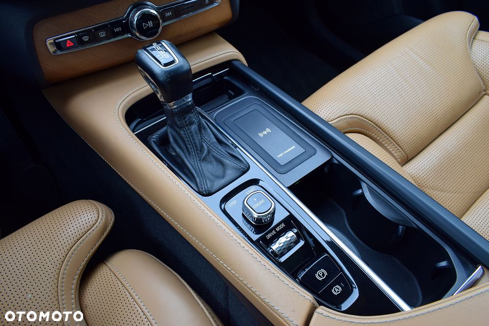 Volvo XC 90 T6 AWD Geartronic Inscription - 19