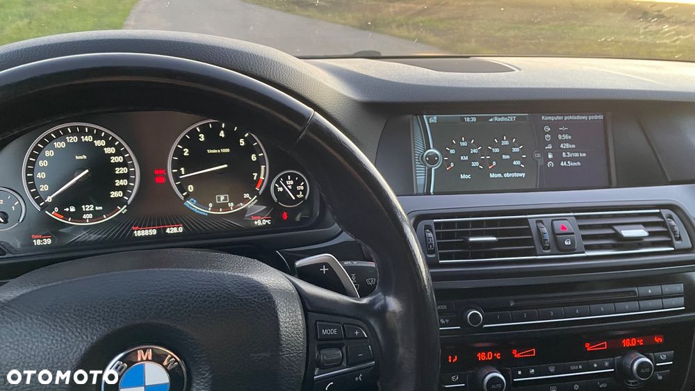 BMW Seria 5 528i xDrive - 10