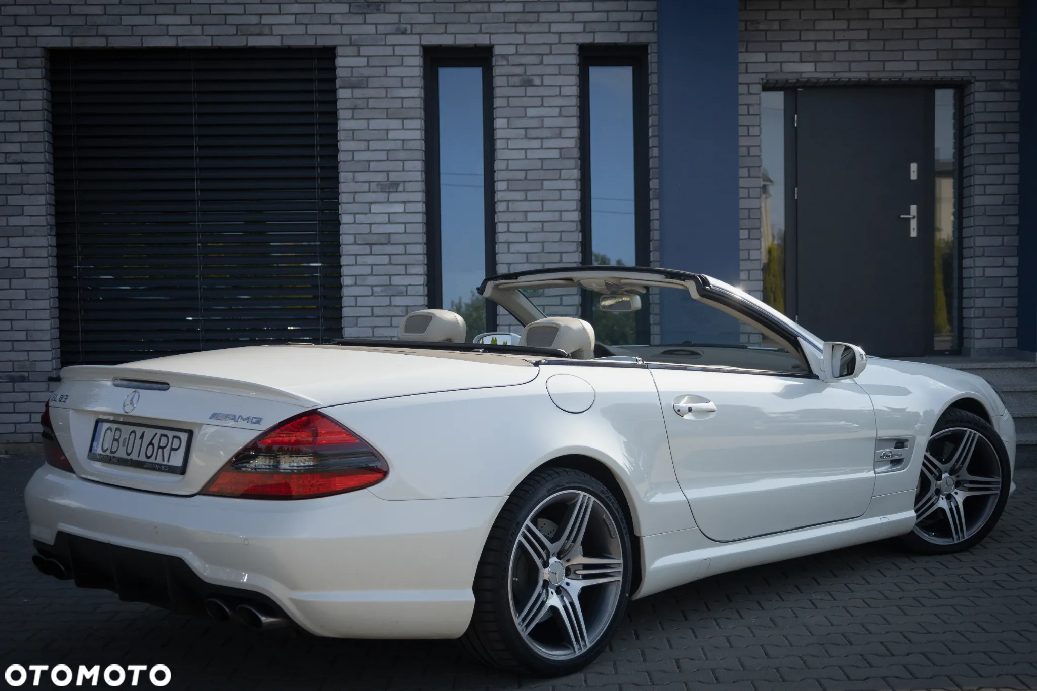 Mercedes-Benz SL 63 AMG - 10