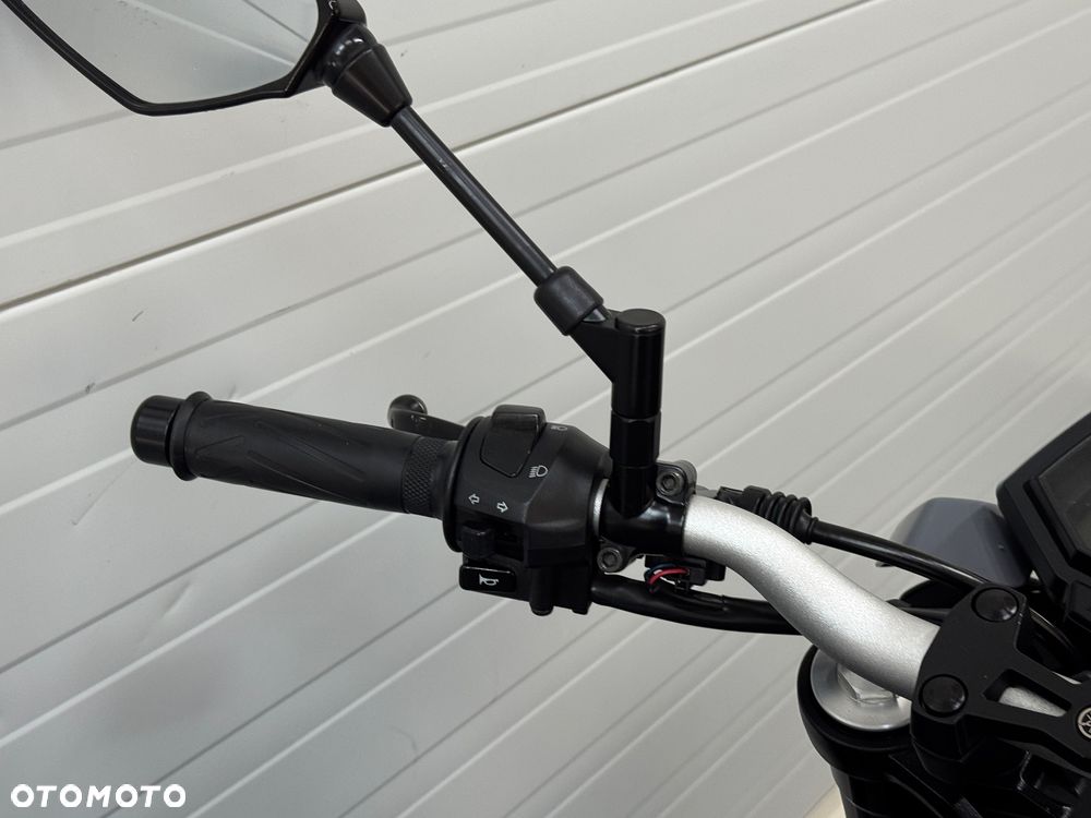 Yamaha MT - 12
