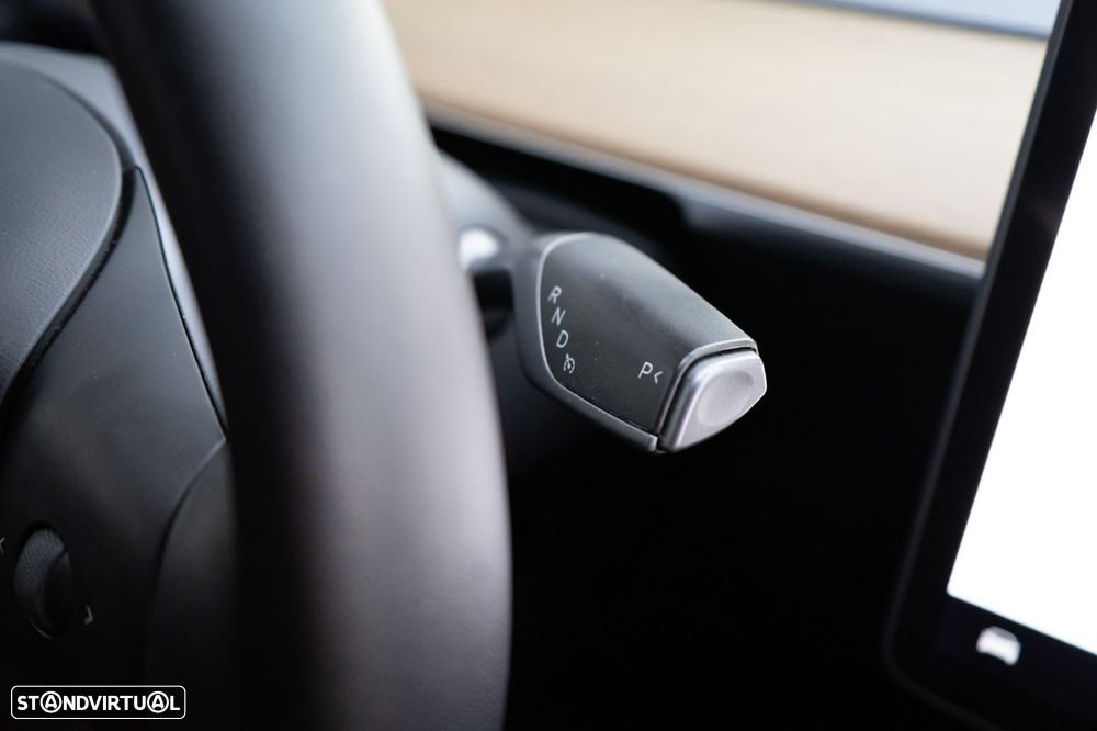 Tesla Model 3 Standard RWD Plus - 36
