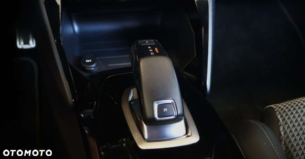 Peugeot 208 - 30
