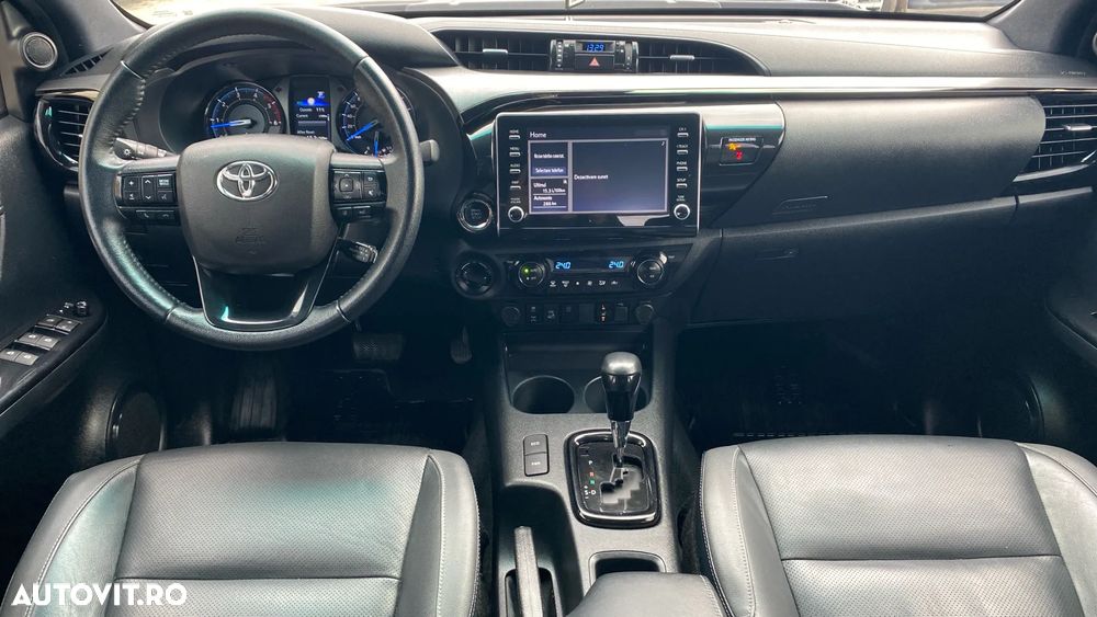 Toyota Hilux 2.8D 204CP 4x4 Double Cab AT Invincible - 8