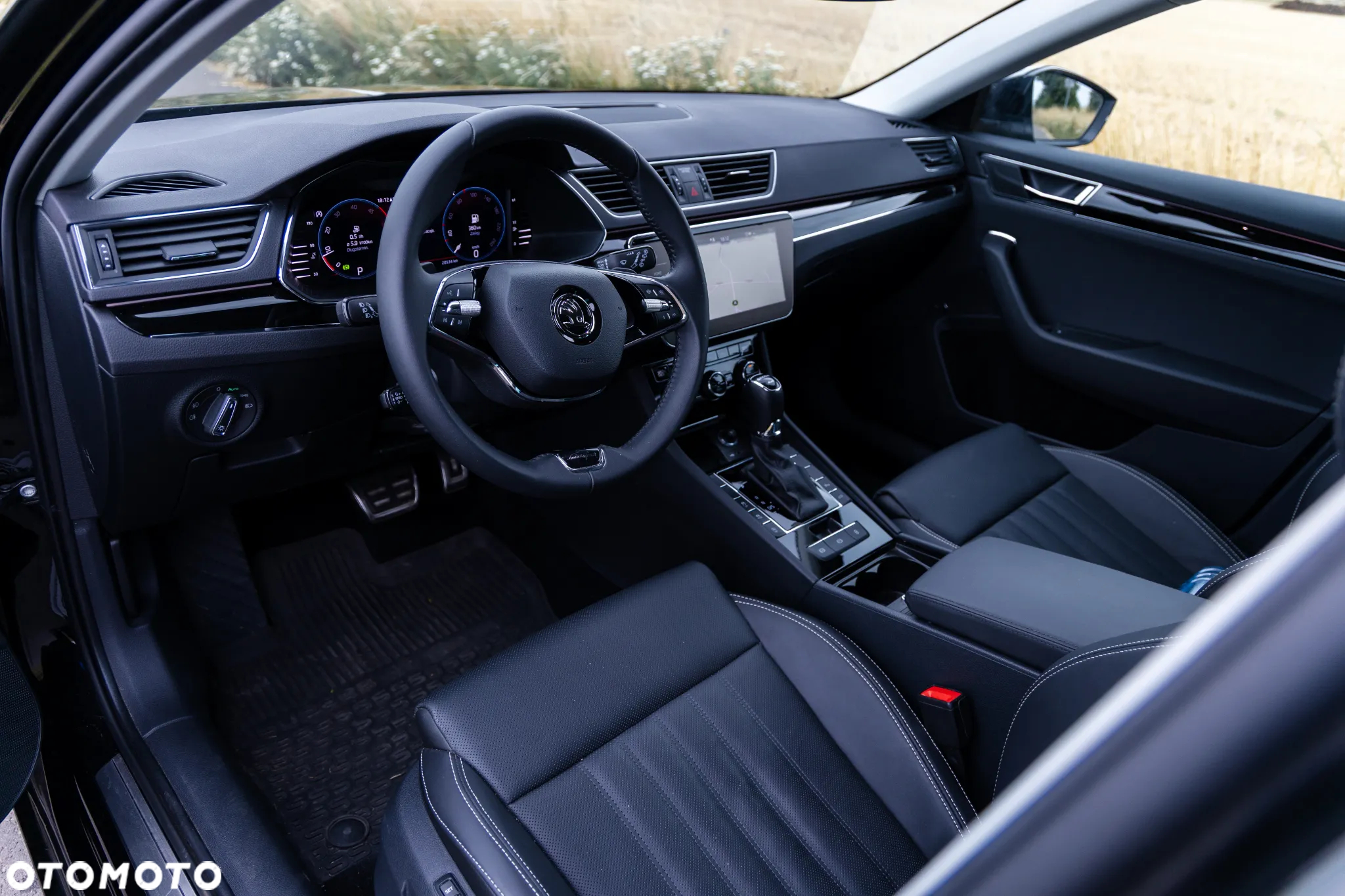 Skoda Superb 2.0 TDI SCR 4x4 L&K DSG - 9