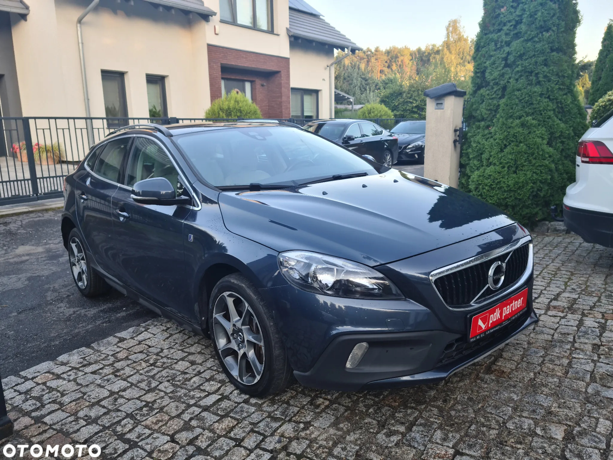 Volvo V40 D2 Drive-E R-Design Momentum - 22