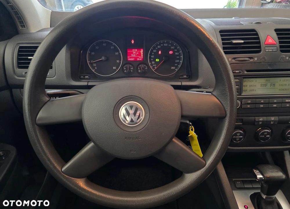 Volkswagen Golf 1.6 Comfortline - 11
