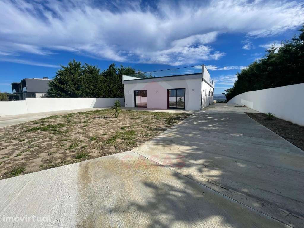 Moradia isolada T3 próxima da Foz do Arelho e São Martinho do Porto - Grande imagem: 2/35