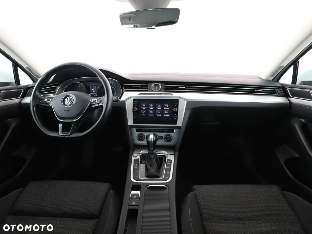 Volkswagen Passat Variant 2.0 TDI DSG (BlueMotion Technology) Trendline - 16