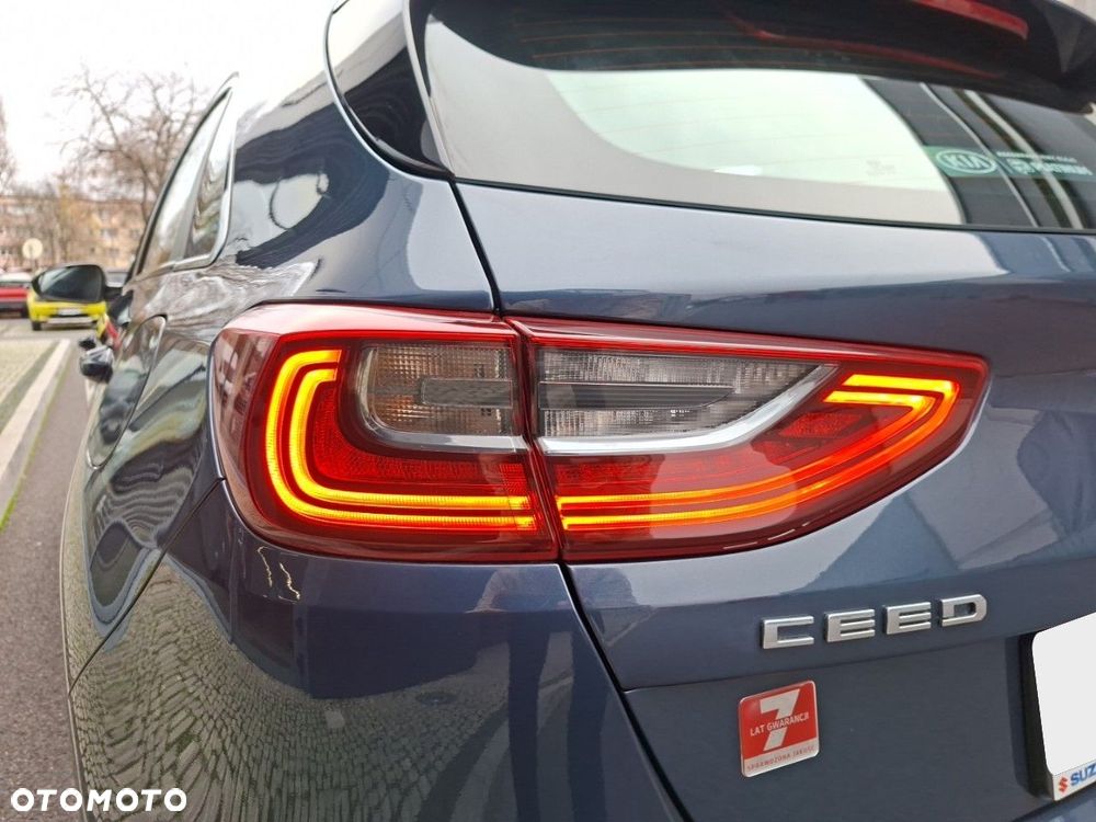 Kia Ceed - 13