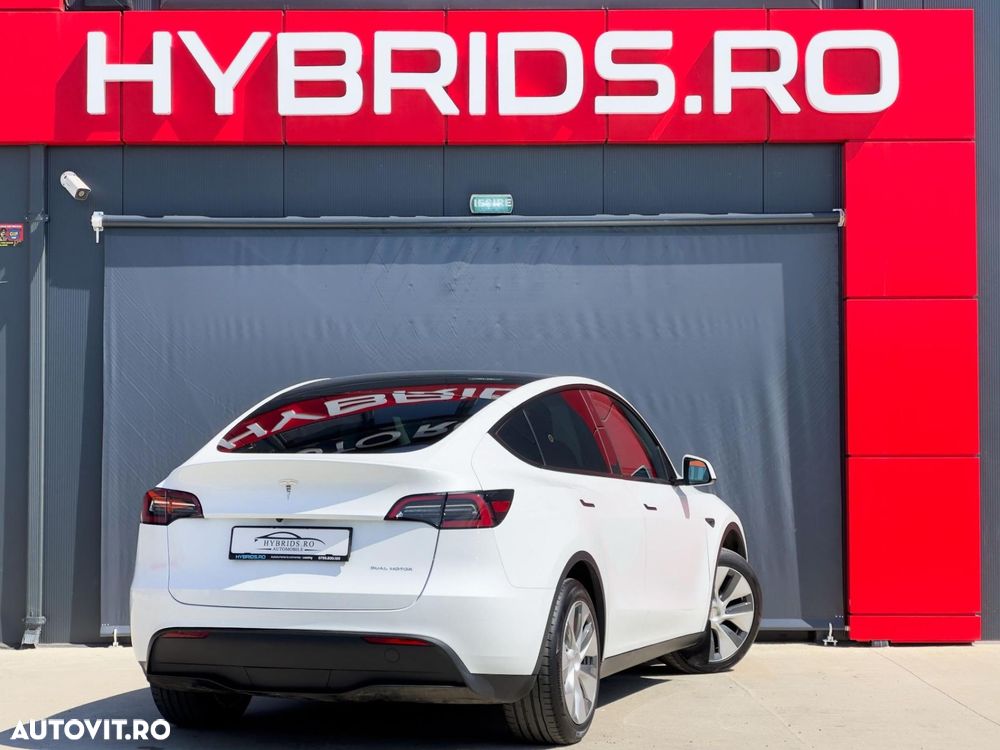 Tesla Model Y Long Range Dual Motor AWD - 6