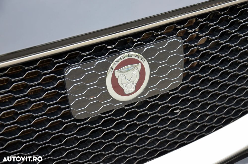 Jaguar F-Pace 20d AWD Aut. R-Sport - 14