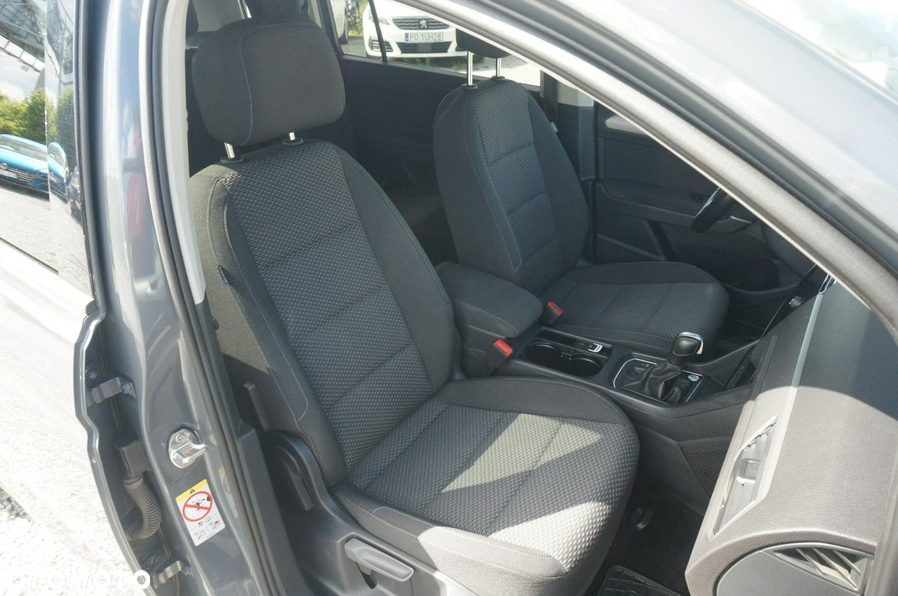 Volkswagen Touran - 29