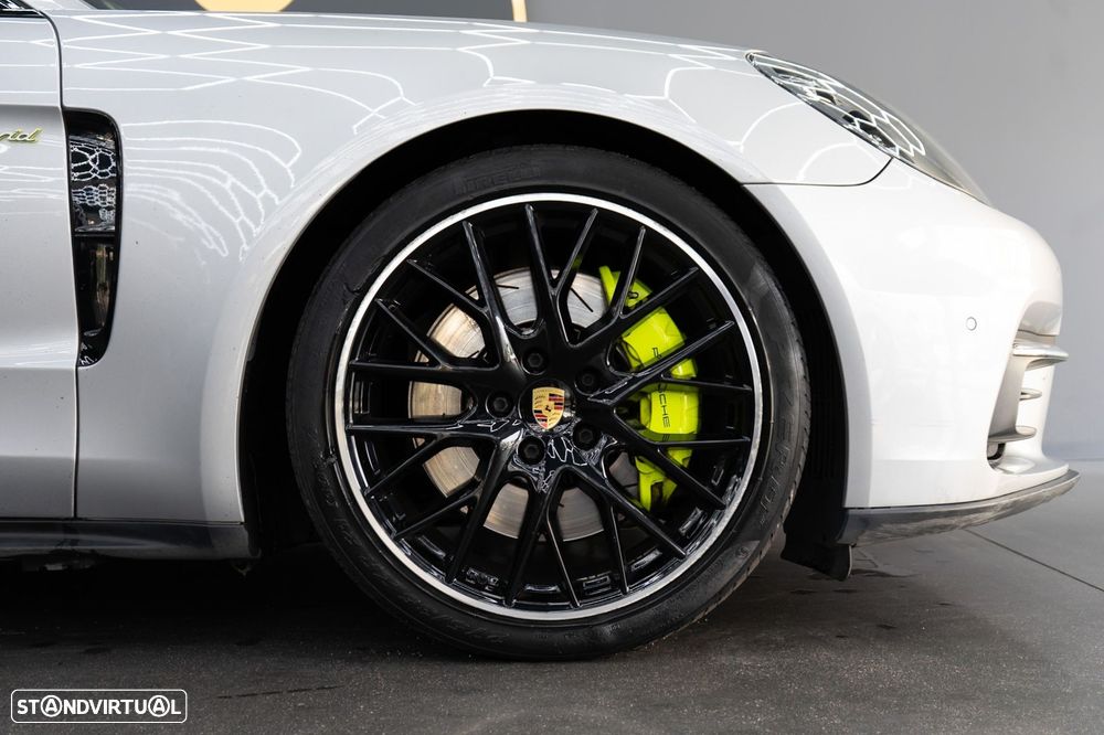 Porsche Panamera Sport Turismo 4 E-Hybrid - 11