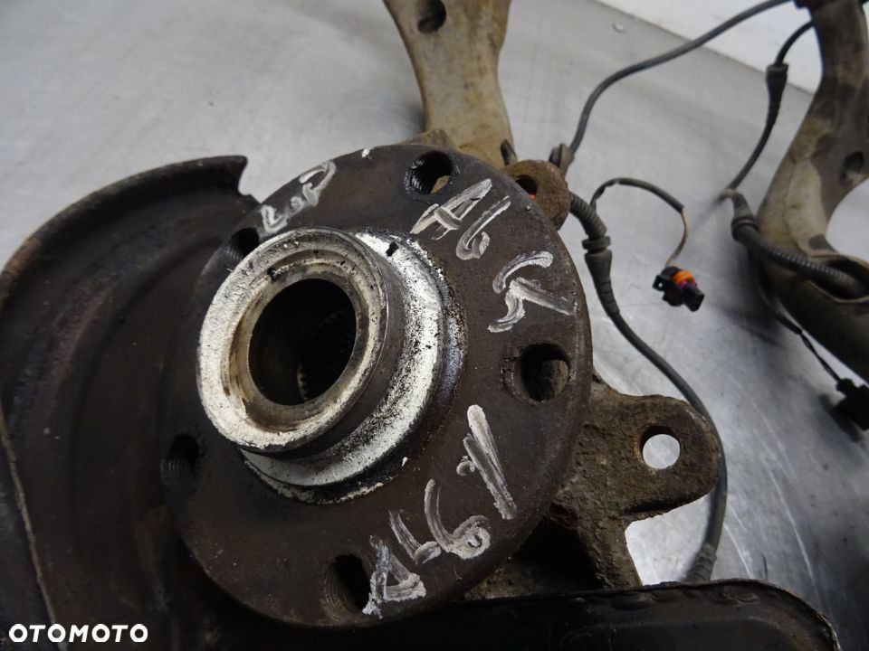 AUDI A6 C5 KOMBI 97-01 1.9TDI ZWROTNICA PIASTA PRZÓD PRAWA - 6