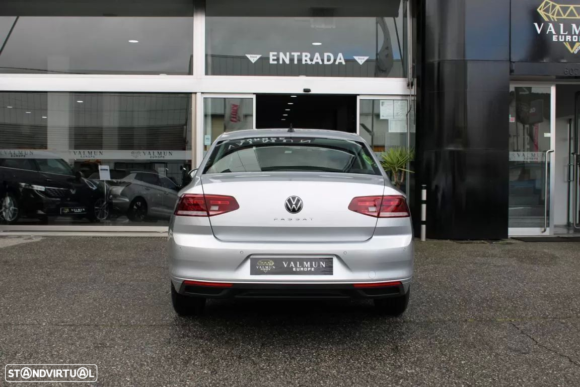 VW Passat 2.0 TDI Elegance - 4