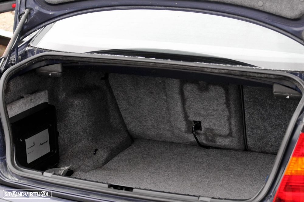 BMW 320 dA Sport - 29