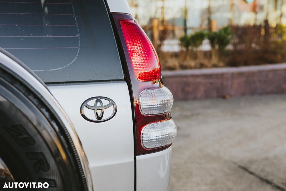 Toyota Land Cruiser - 13