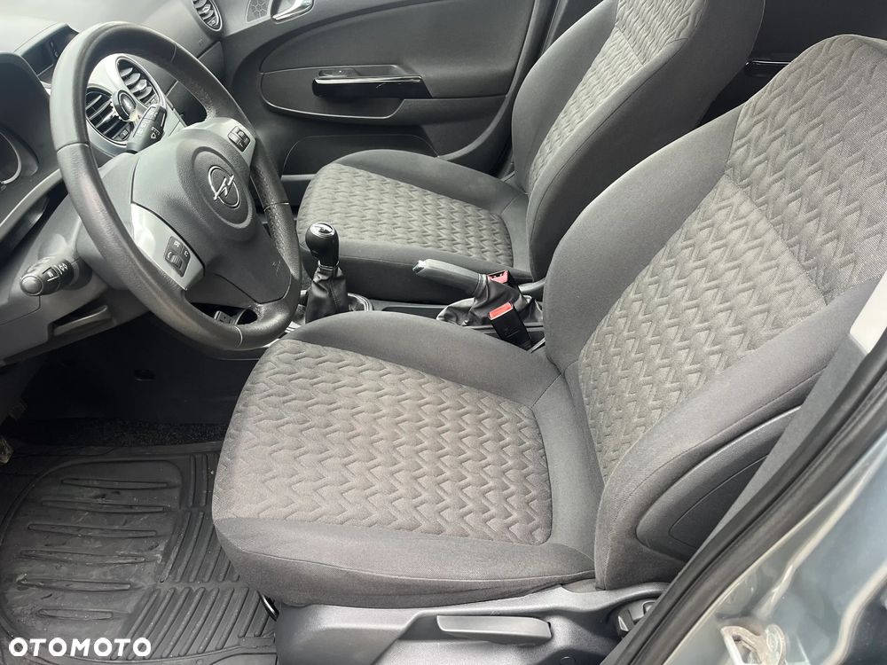 Opel Corsa 1.2 16V Cosmo - 12