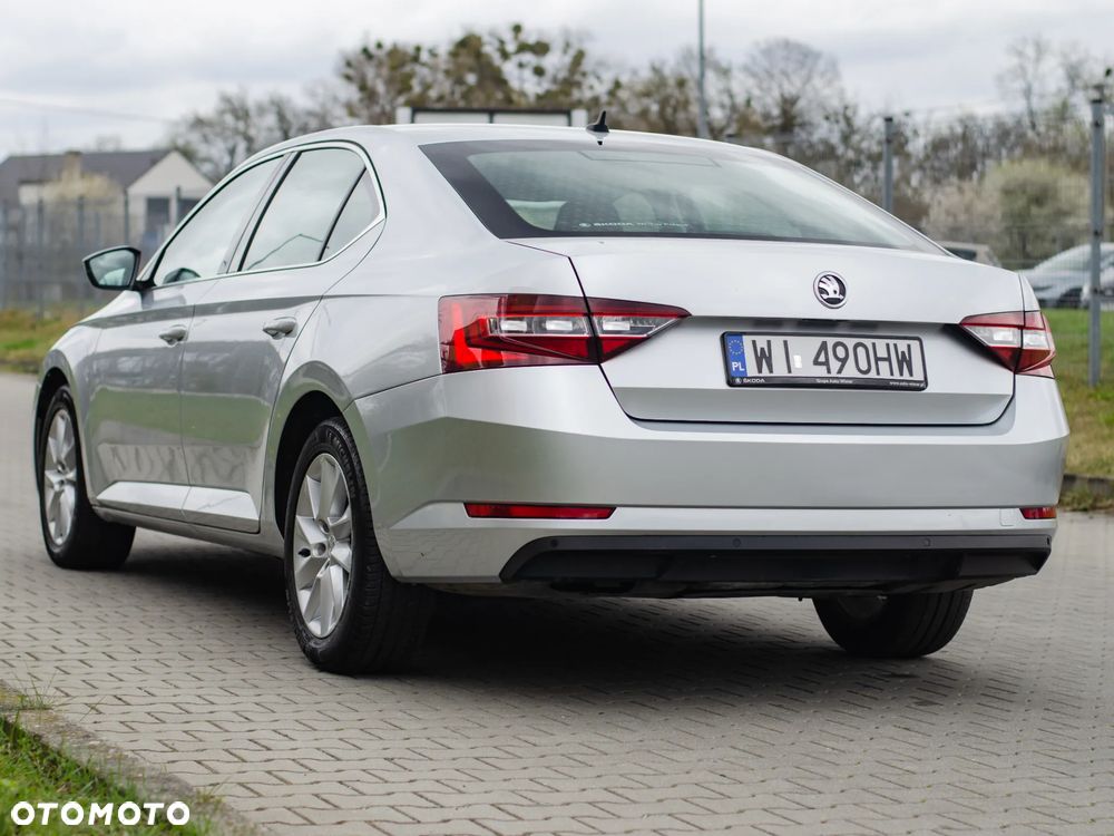Skoda Superb 2.0 TDI Ambition - 6