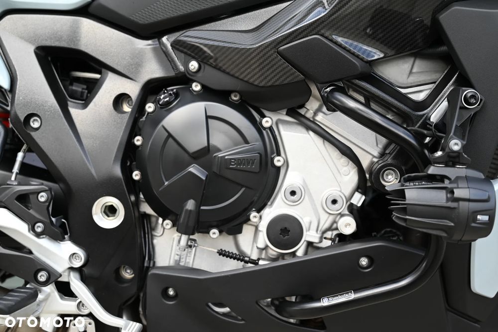 BMW XR - 11