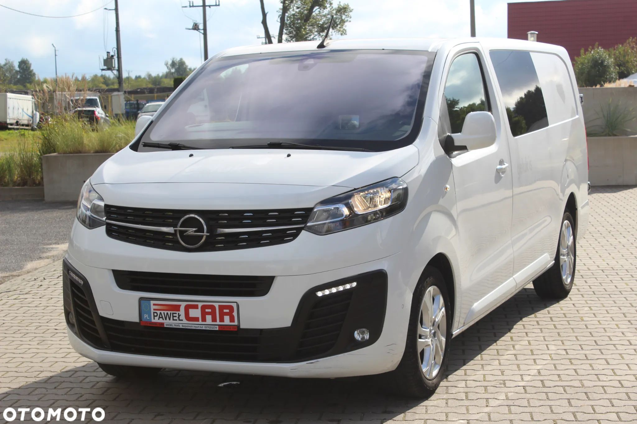 Opel Vivaro - 1