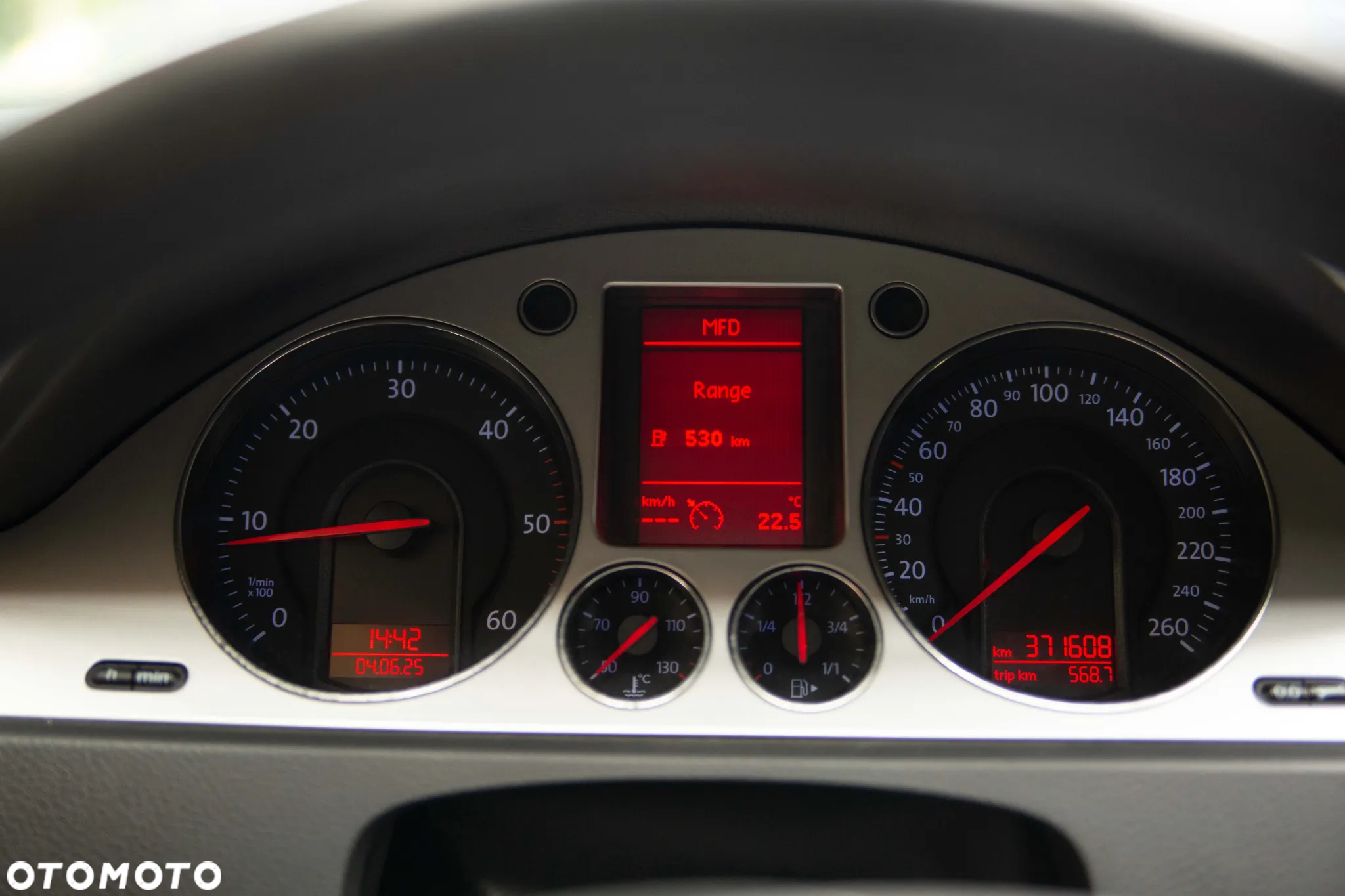 Volkswagen Passat 1.9 TDI Sportline - 9