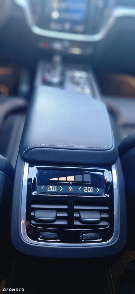 Volvo S60 T5 AWD R-Design - 11