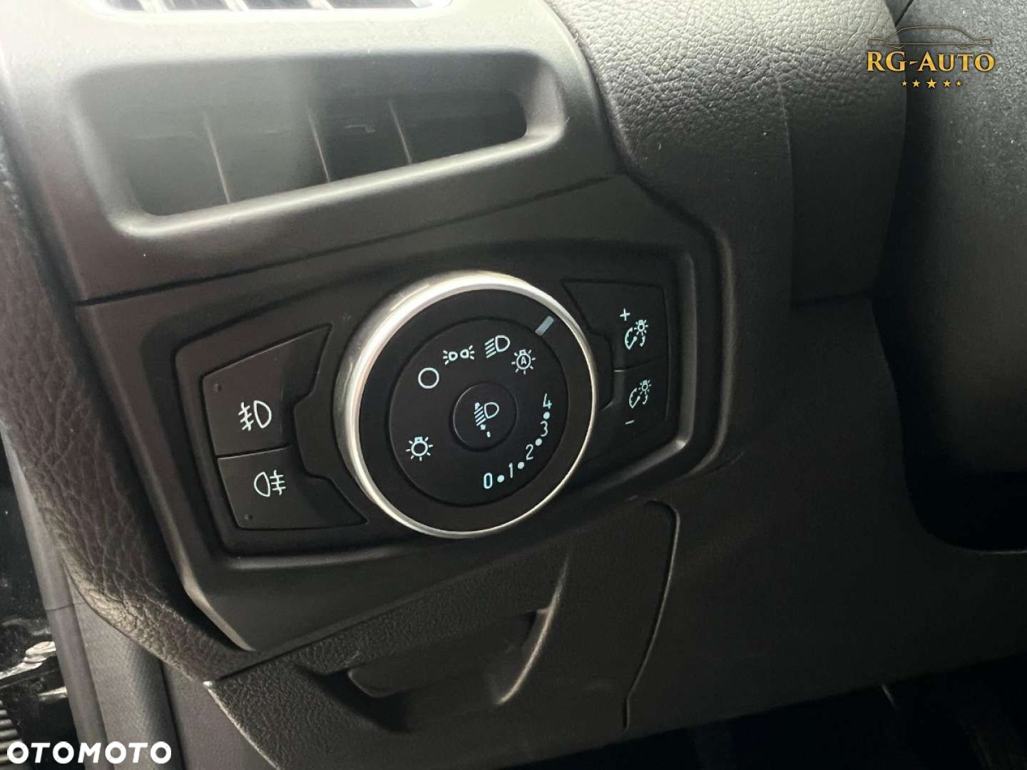 Ford Focus - 37