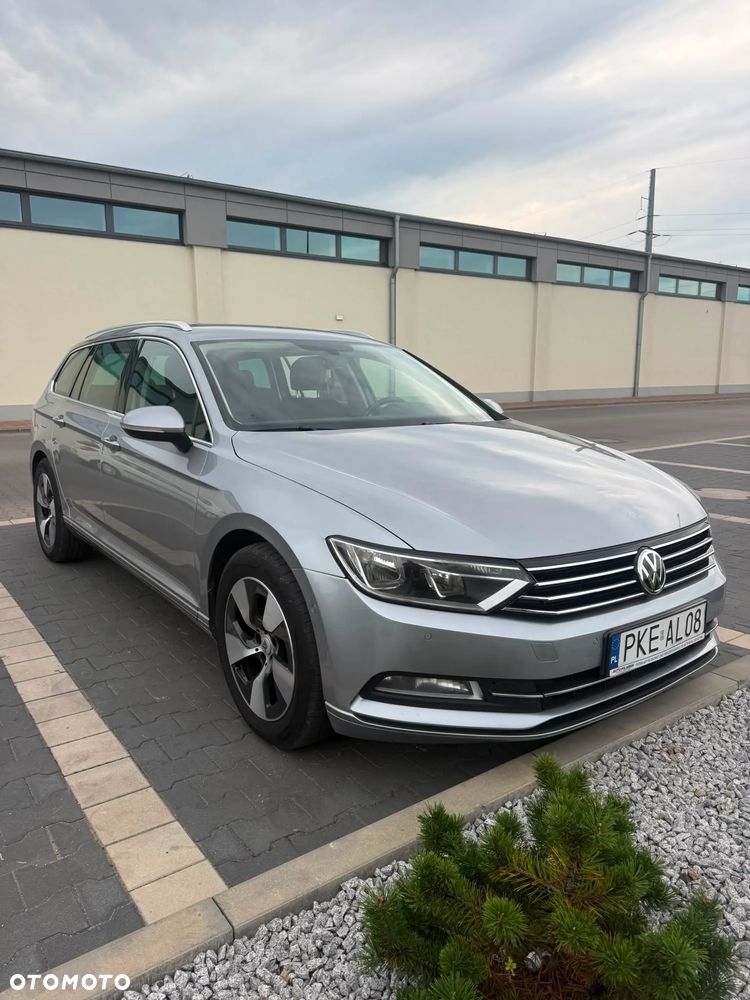Volkswagen Passat - 1
