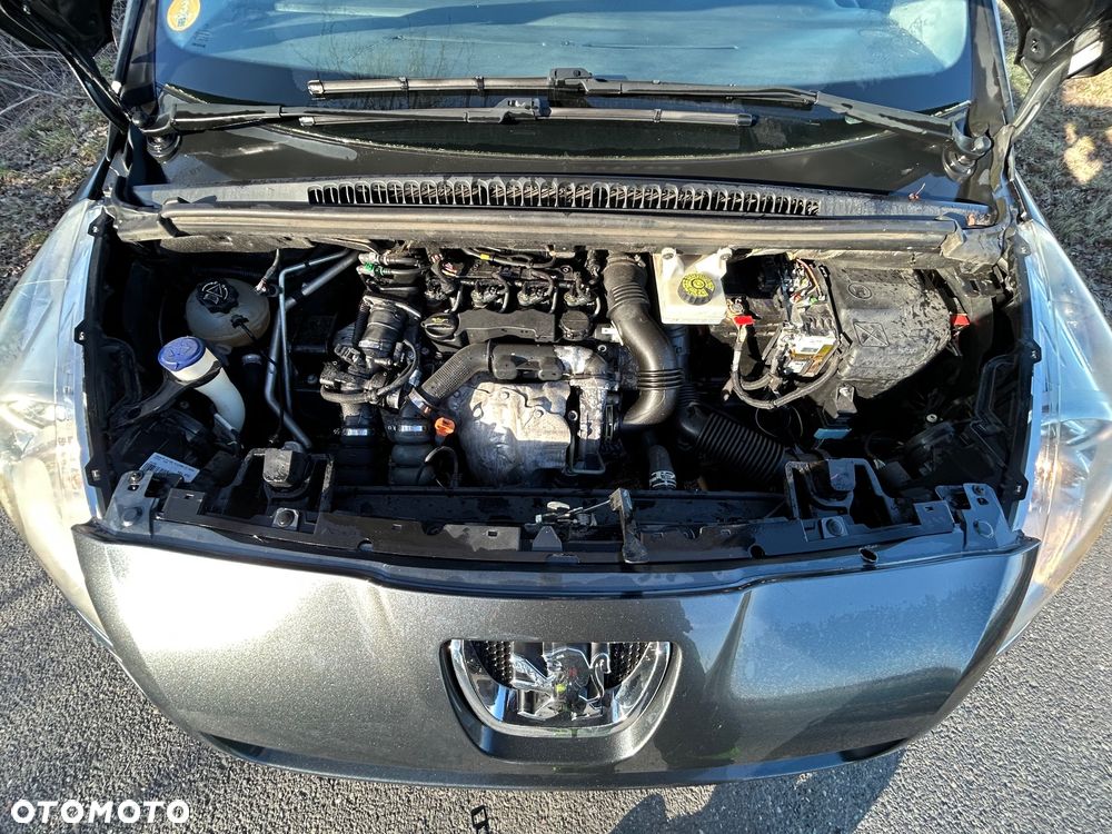 Peugeot 5008 - 8