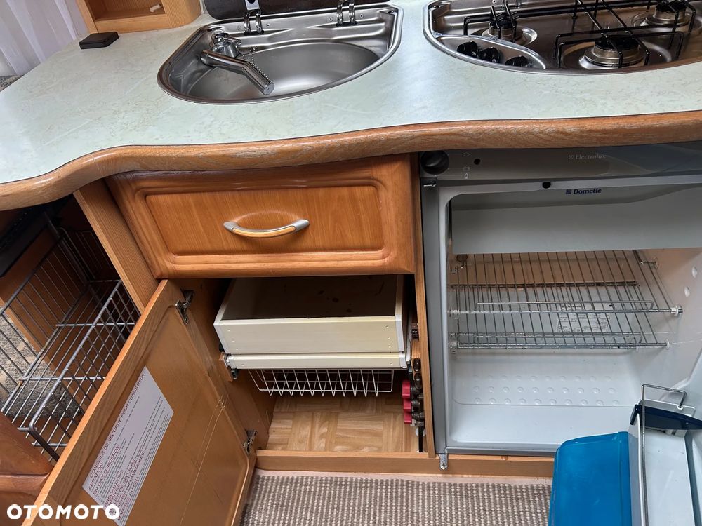 Fendt 650 z dużym przedsionkiem, prysznic - 16