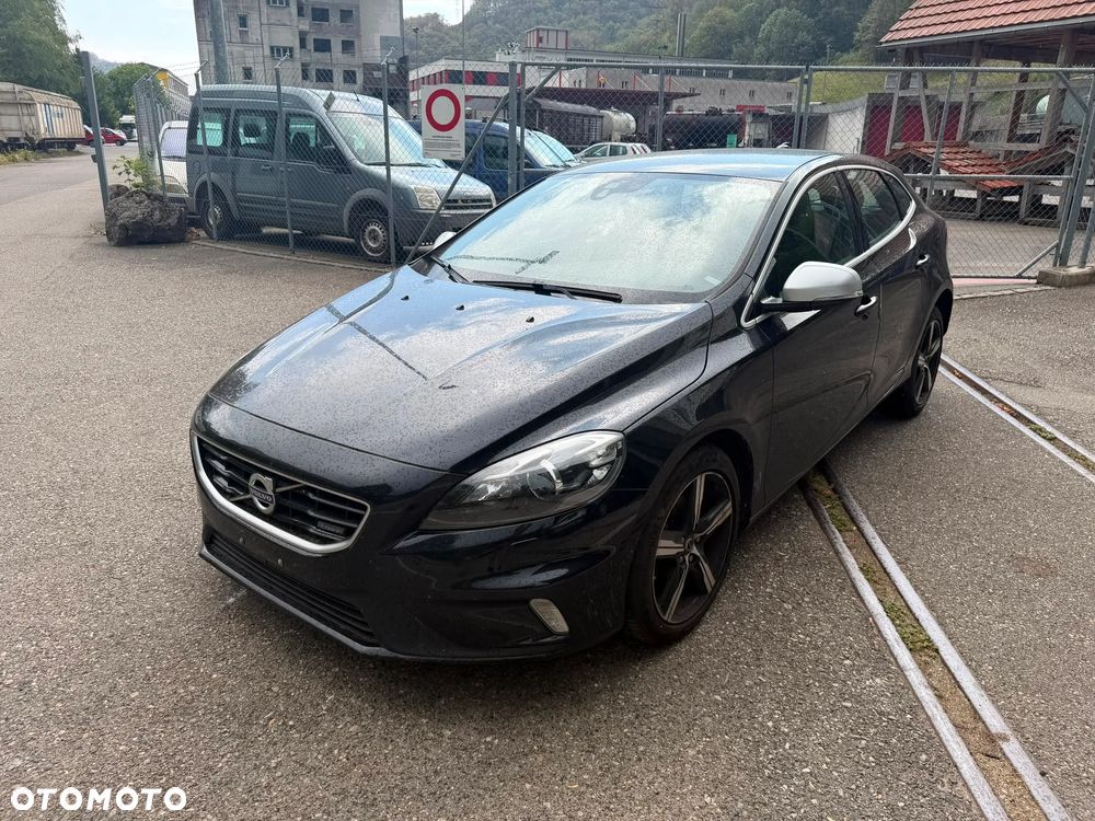 Volvo V40 D2 R-Design - 1