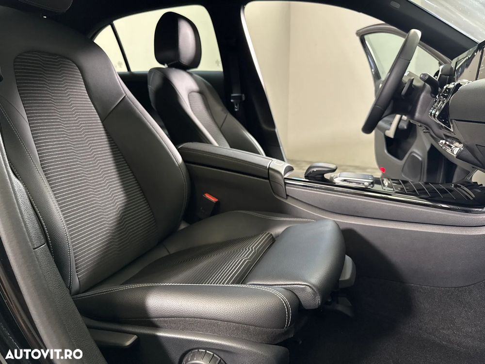 Mercedes-Benz A 250 e Sedan 8G-DCT AMG Line - 11