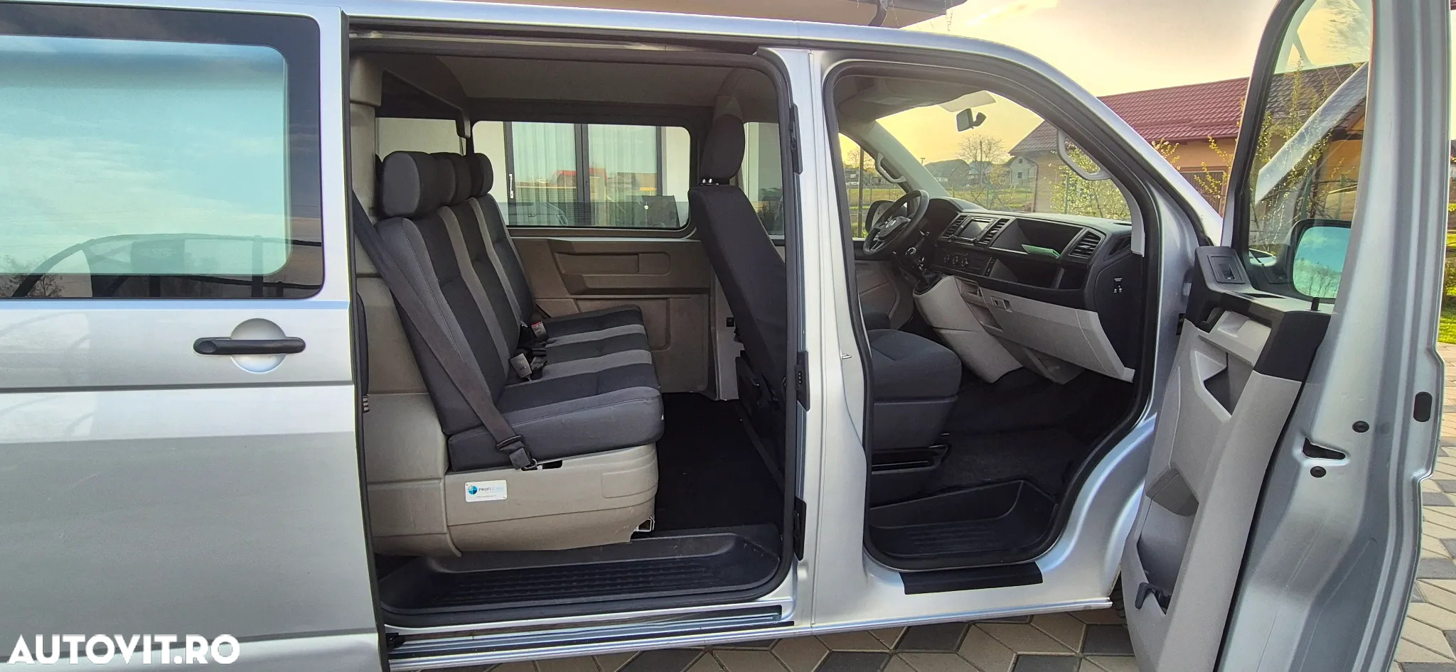 Volkswagen Transporter - 11