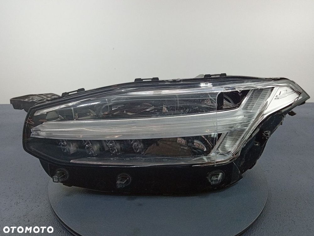 VOLVO XC90 II REFLEKTOR LEWY LED EU 31655709 - 1