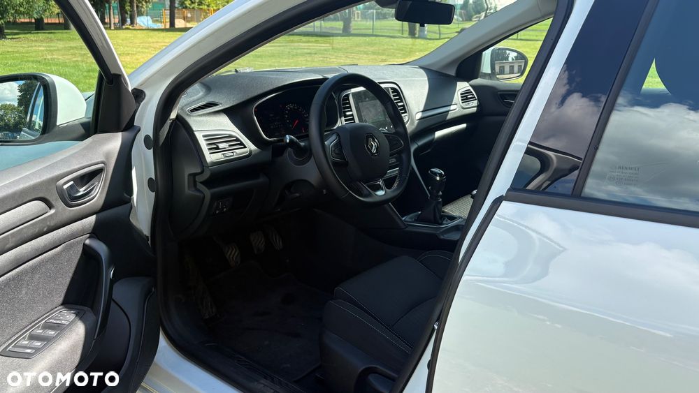 Renault Megane 1.0 TCe Zen - 11