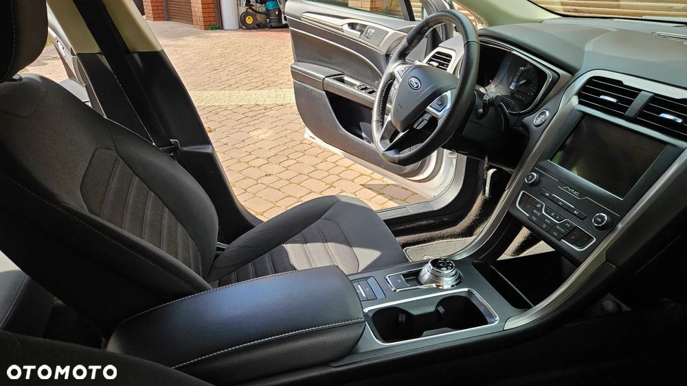 Ford Fusion - 28