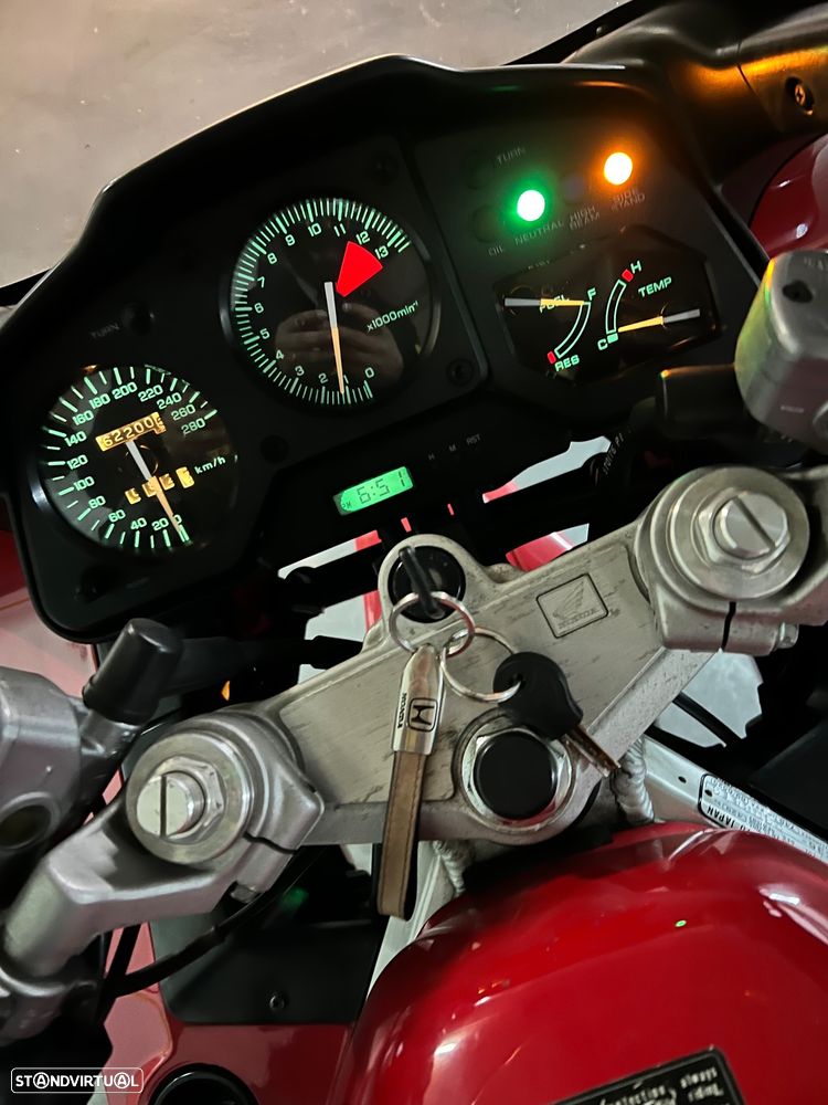 Honda VFR - 2