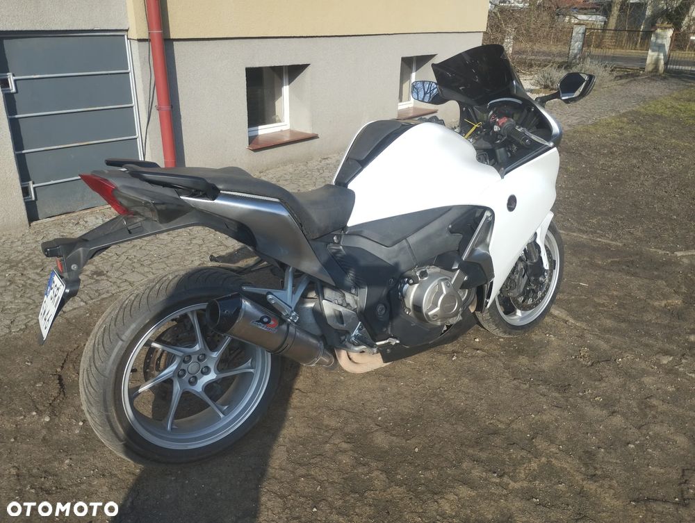 Honda VFR - 4