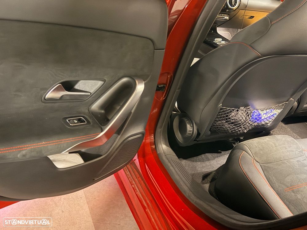 Mercedes-Benz A 250 e - 25