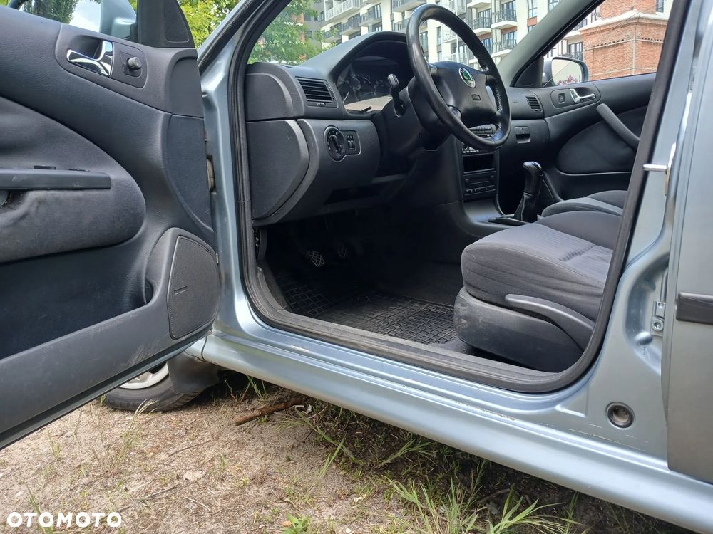 Skoda Octavia 2.0 Ambiente - 12